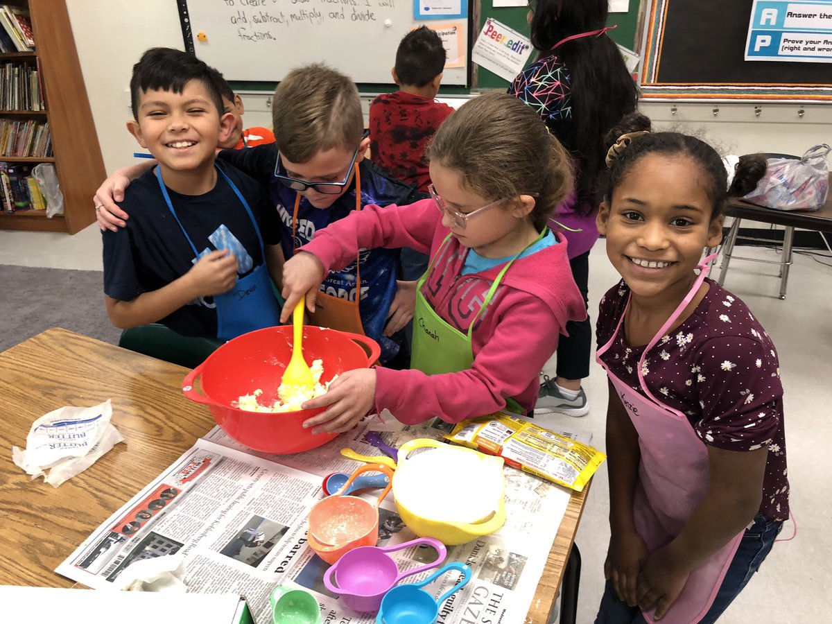 READ BAKE SHARE 3rd graders baking cookies for the Guadalupe Humane Society. Students also learned about being a responsible pet owner, made a yearly pet budget, printed flyers of pets that needed homes, and collected items to donate.<a href="/PatlanES/">Patlan Elementary</a>