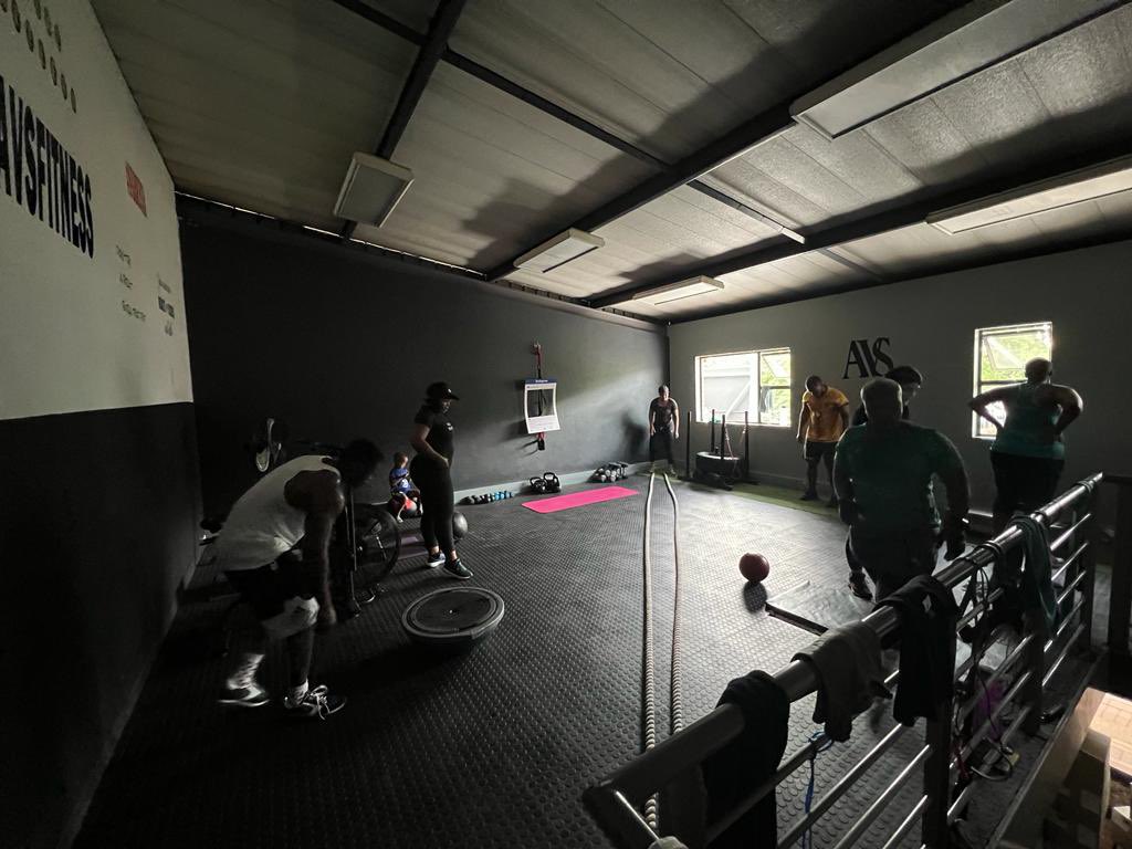 audas_vanschoor's tweet photo. CONSISTENCY OVER INTENSITY
JOIN #TEAMAVS AT THE #AVSFUNCTIONALSTUDIO
.
.
BOOK YOUR SESSIONS NOW βΌοΈ
#SWEATYBOOTCAMP WAS π§π§π§
#Consistency #AvsFitness #SIGNUP #FUNCTIONALTRAINING #AVSGEAR #FitFebulous https://t.co/yop75y7hah