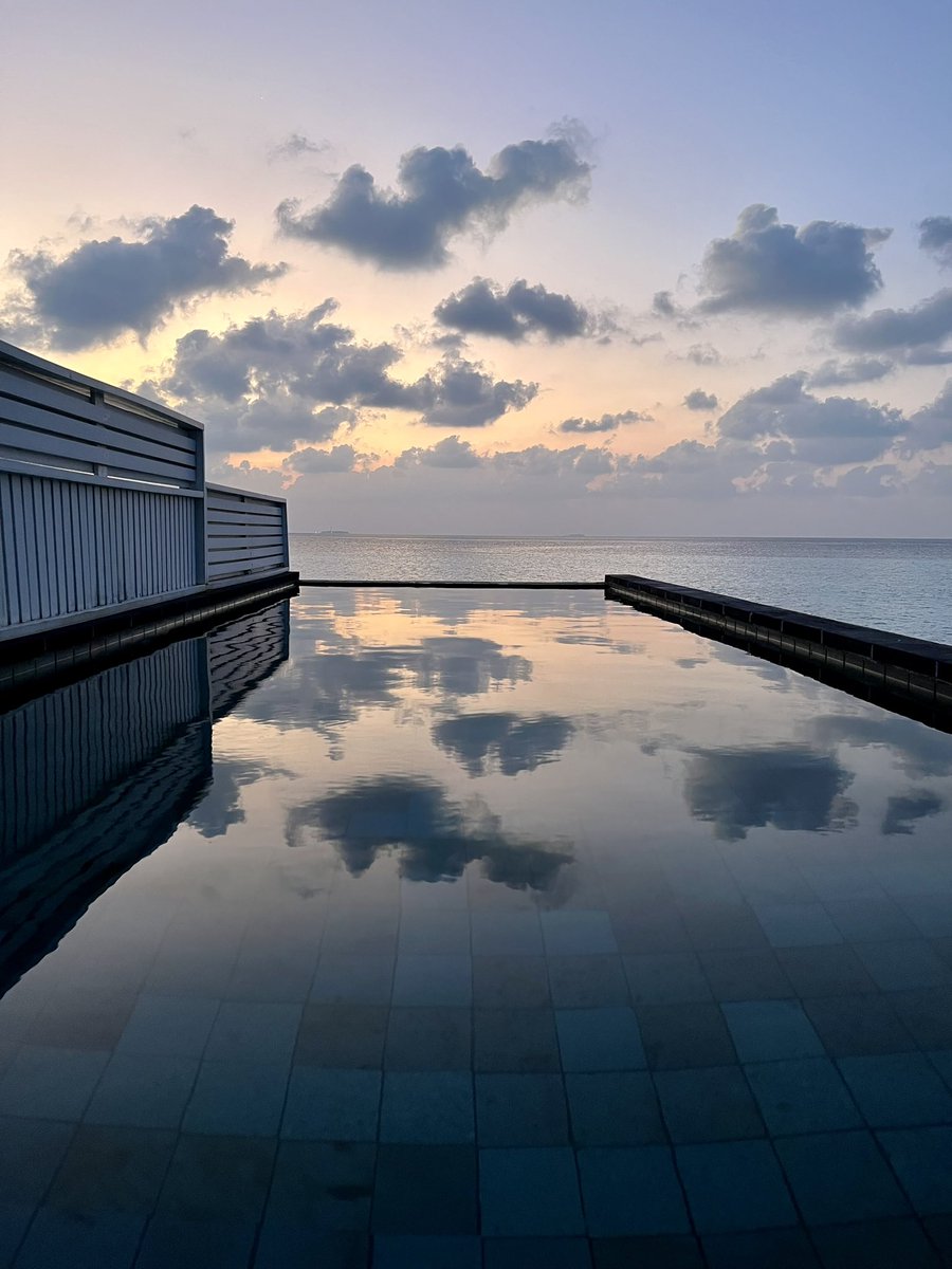 Parafinas1's tweet image. Zero Edition, Zero Filters! 
Gratefull to universe for this amazing reflection🙏📸💫

#NFTcommunity #Photography #MobilePic #maldives
