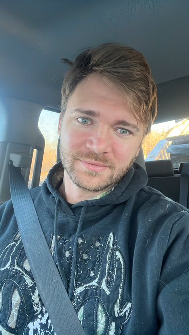 Good morning and hope everyone&rsquo;s have a happy weekend!! Off to go put a new floor in a house so gonna<a href="/tag/flirtsummit2021"class="tags"><span>#flirtsummit2021</span></a>