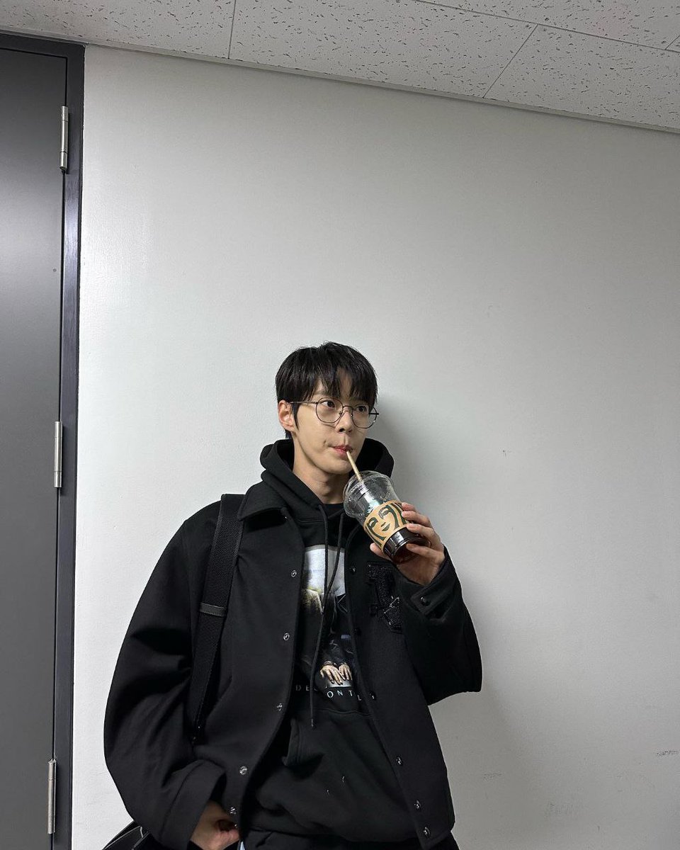 Gzenn00's tweet photo. #DOYOUNG Instagram update

#NCT #NCT_DOYOUNG #도영 #NCT도영 #DOSTAGRAM https://t.co/Fo2eApRx3F