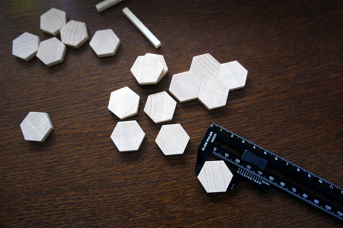 bgg_magole's tweet photo. Exciting news! Our new token shape is coming soon π Currently available in one color for painting, but stay tuned for more colors to be delivered and added to our shop. #TokenShape #Woodentokens https://t.co/QSIoKkpicu https://t.co/gbL3G9Hz44