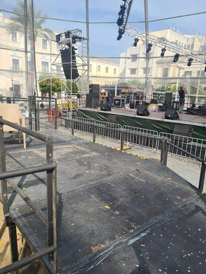 ayto_merida's tweet photo. 👩‍🦽 La Plaza de España cuenta con una plataforma para personas con movilidad reducida que asegura su participación en las actividades del #CarnavalRomano2023 https://t.co/JffJBQ2B37