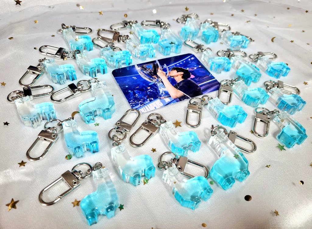 ✨️데프트 선수님 10주년 기념 키링 나눔✨️
현생 이슈로 인해 오늘 완성하고 공지하는 우당탕탕 나눔입니다ㅜㅜ 데프트 선수님의 데뷔 10주년을 기념해서 직접 만든 알파카 키링🦙 나눔해요! 아마 경기 시작 전인 4~5시쯤에 롤파크에서 나눔할 것 같은데 자세한 공지는 내일 올리겠습니다🥰
