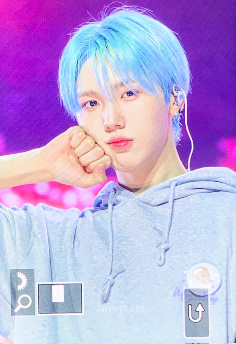 𝑺𝑵𝑶𝑾𝑭𝑳𝑨𝑲𝑬. tweet media