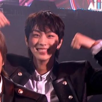 subshnjk_'s tweet photo. Pls ngayon ko lang na-aapreciate yung mullet hair ni jungwon🥹🫶🏻💕 https://t.co/Uu2QKmko8W