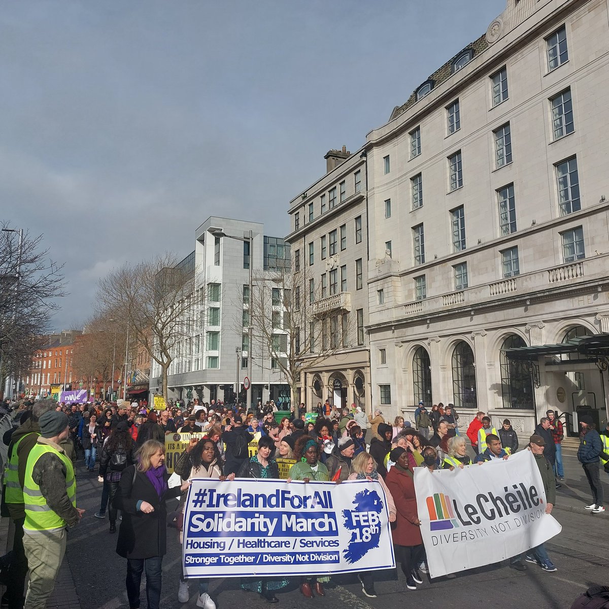 RoryHearneGaffs's tweet image. Crowd swelling to many thousands in Dublin 
Saying it loud
#RefugeesWelcome 
#HousingForAll