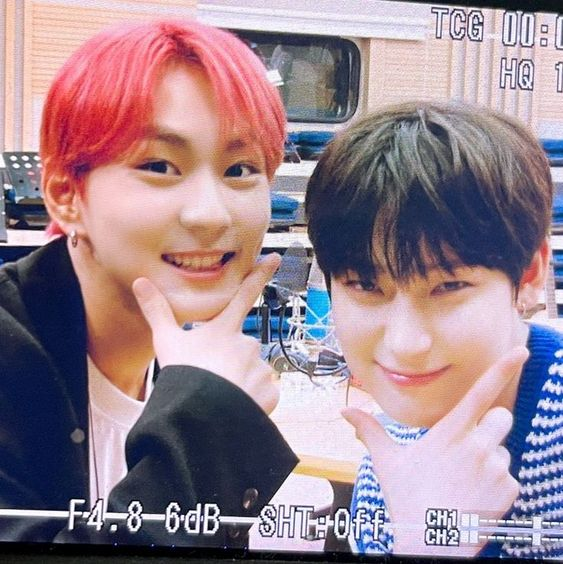 CafeEngene's tweet photo. to :: @28luvmails
from :: anon

happy hearts day zel ! i really love your packing videos, i always watch them pampatulog or pampakalmaa >__< i like your vibes, and you look pretty :] i really appreciate you, please take care of yourself LOVEYEW ^__^ https://t.co/Jwpxq30T4N
