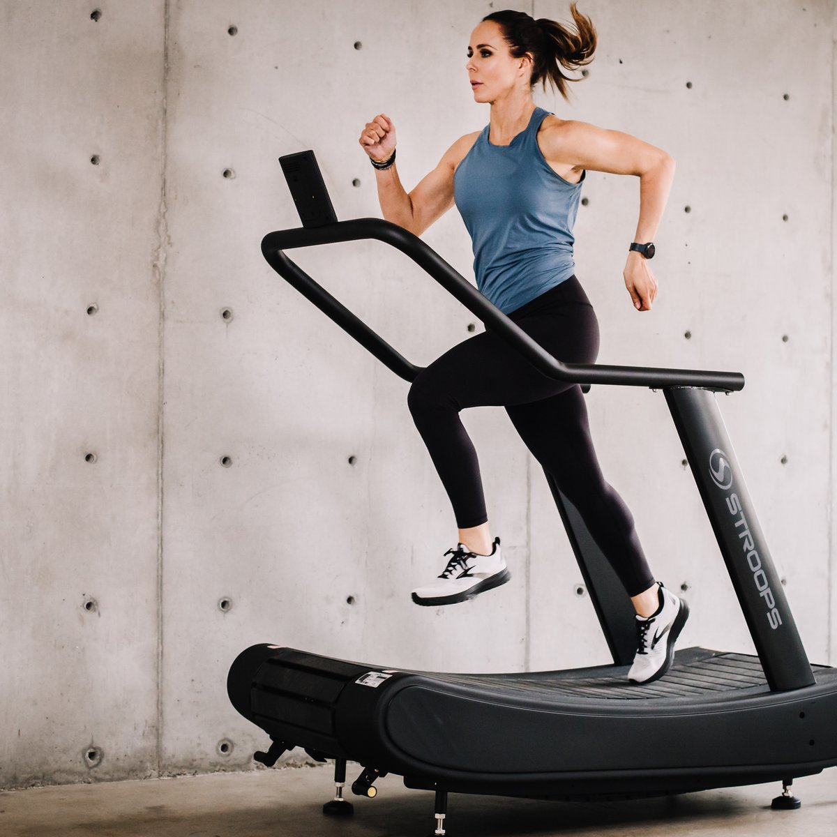 Stroops's tweet photo. Sprinting into the weekend! 🏃‍♀️

#stroopsfitness #treadmill #curvedtreadmill #fitness #gym #workout #exercise #running #health https://t.co/iSGd3rwyk2