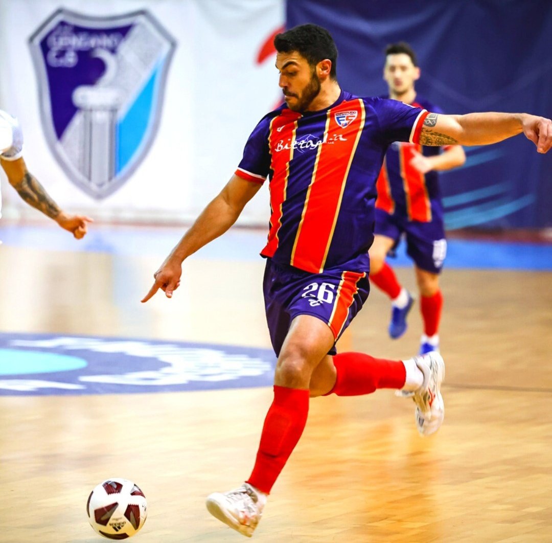 💥 🏆 Serie A - Italia 🇮🇹 💥

🗞️ El entrenador <a href="/JulioFCorrea/">Julio Fernández Correa</a> 🇪🇦 y los jugadores <a href="/jordicampoy8/">jordi campoy perez</a> 🇪🇦, <a href="/cuellisantos/">jorge santos</a> 🇪🇦 y <a href="/Matteusr26/">Matteus</a> 🇧🇷🇪🇦 están en #FortitudoPomezia 🇮🇹, que actualmente está en la 9ª posición de la @DivCalcio5 Serie A italiana. ¡A por los puestos de playoff cracks! 💪🏻