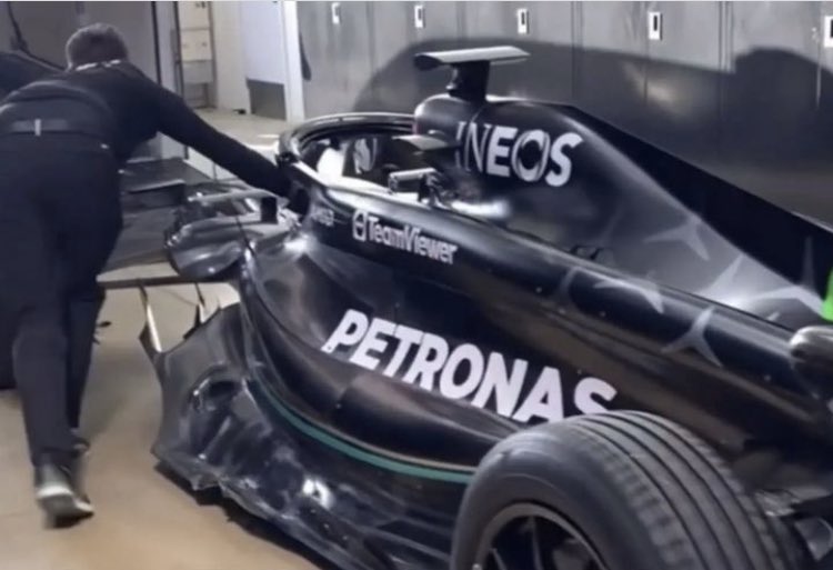 halphatory's tweet image. THAT’S THE FUCKING BATMOBILE🦇