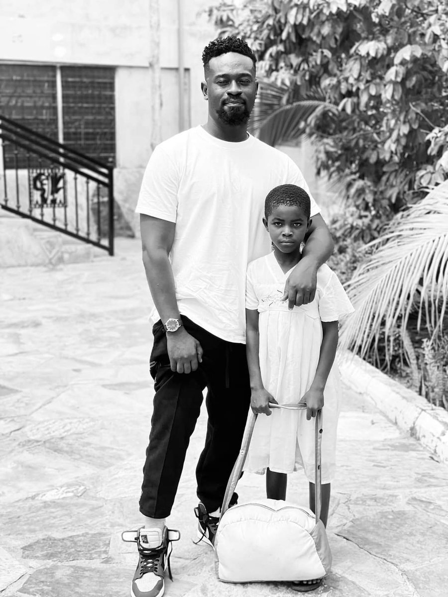 KobbyKyei_'s tweet image. I just arrived in KUMASI! Brought Maa Yaa’s 3rd Daughter. She’s been relocated from the village..#NewEnvironment #TheBlogger

We gonna throwback this photo in a grand style one day!