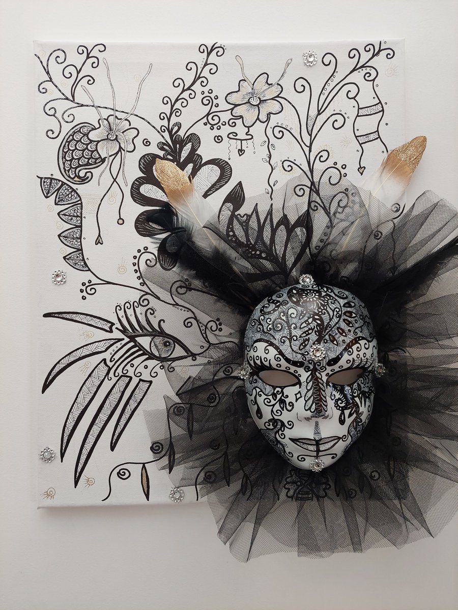B_LaBolzan's tweet photo. ... la mia creatività... al tuo servizio.
Visita lo shop su @Etsy 
al link https://t.co/3pKs5ByIFn

#creatività #doodle #art #ArtistOnTwitter #carnevale #quadro3D #handmade #handmadewithlove #maschere #gotico #zentangle #artevarie #arte https://t.co/zqQapl60gJ
