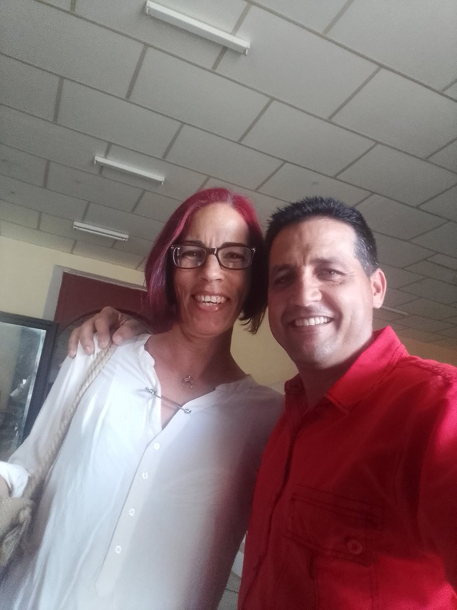 Selfis con #InstructoresDeArte , Felicidades en su día, gracias a uds #MejorEsPosible en nuestra #Cuba 🇨🇺 bella