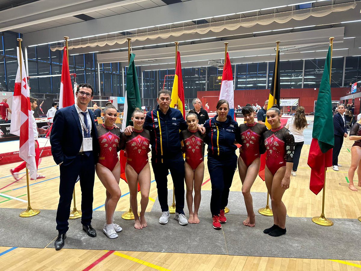 ClubXelska's tweet photo. PLATA 🥈

Nuestras chicas espectaculares en el encuentro internacional del Open de Luxemburgo, una increíble actuación que lleva al equipo español a la segunda posición. Además Maia consigue la cuarta plaza en la clasificación individual y el pase a dos finales y Ana a otras dos. https://t.co/FFdXdr6Ci4