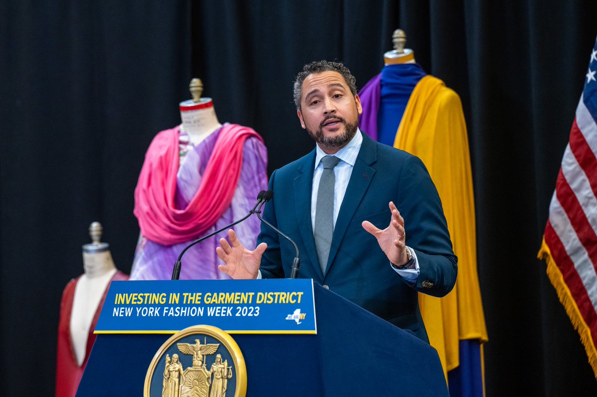 DASNY_President's tweet photo. #SOSRecap: Big week for economic and workforce development! Traveled to Central NY and back to NYC (using @NYSConsumer transportation tips) for the sixth round of Downtown Revitalization (DRI) and first-round #NYForward winner announcements.⤵️ https://t.co/fMc7INHqj0