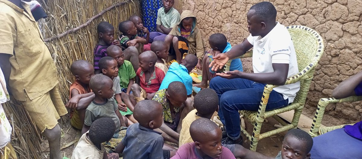 Tembera250's tweet image. “Sometimes the little things in life mean the most.” Today was pleasure to host @UWIMANAClaude6 from @CorpsAfricaRda 

 ITEZIMBERE NAWE INITIATIVE yishimiye uko mwabaganirije n&apos;inama mwagiriye abana n&apos;ababyeyi batuye kuri ibi birwa.
#givebackchallenge #community #RwOT #Rwanda