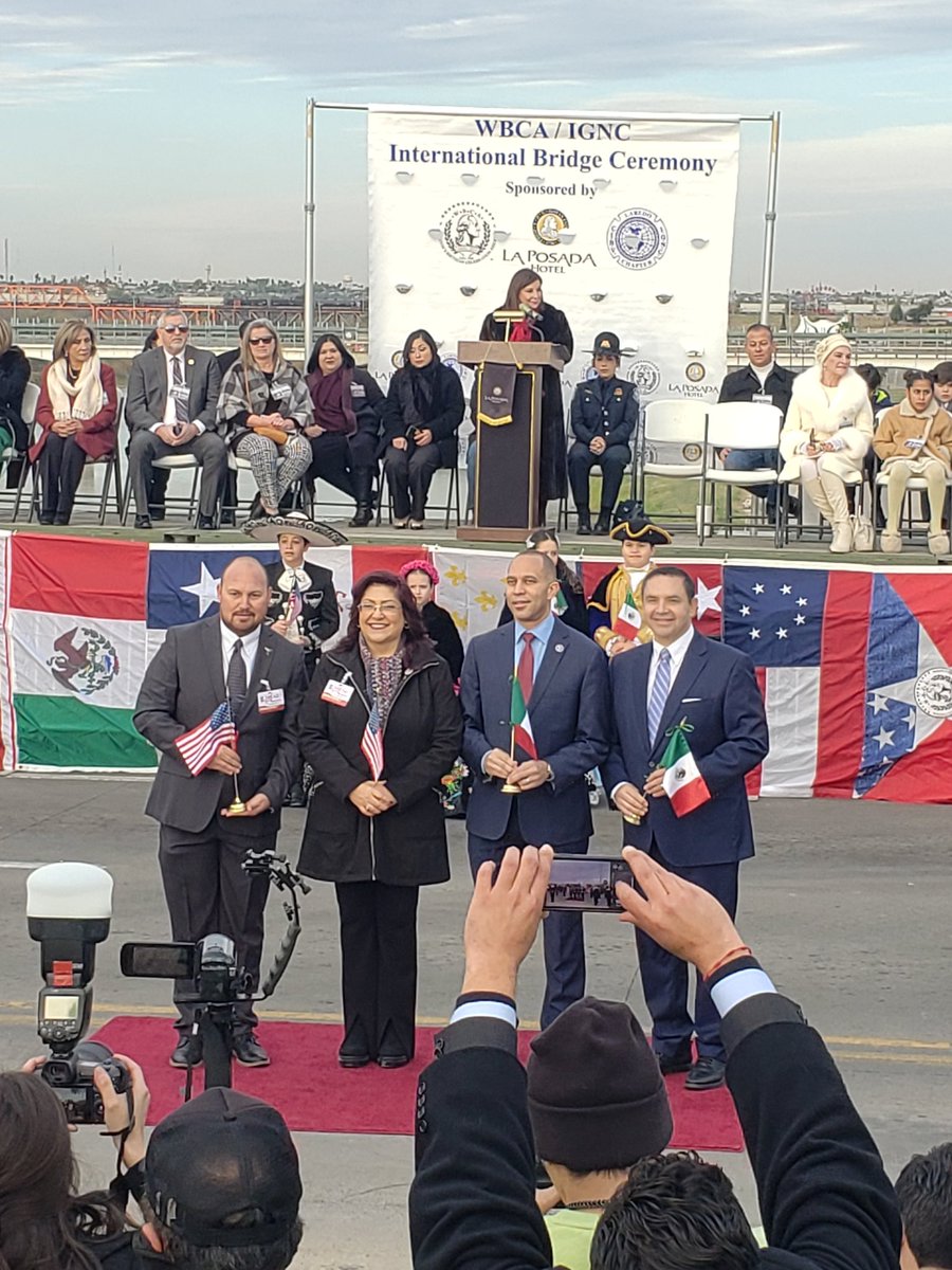 AlexCanoNews's tweet photo. House Minority Leader @RepJeffries and @RepCuellar among the dignitaries at the WBCA Abrazo Ceremony in Laredo, TX. https://t.co/EYxxrT8b4J