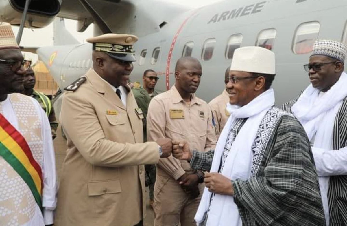 Quand en tant que PM, on dit qu’il n’y a pas une portion du territoire malien où les militaires ne puissent aller, on n’ajourne pas une mission, on se fait escorter par les militaires et on va s’enquérir des réalités du peuple tel que prévu. Sinon on ne le prévoit pas!