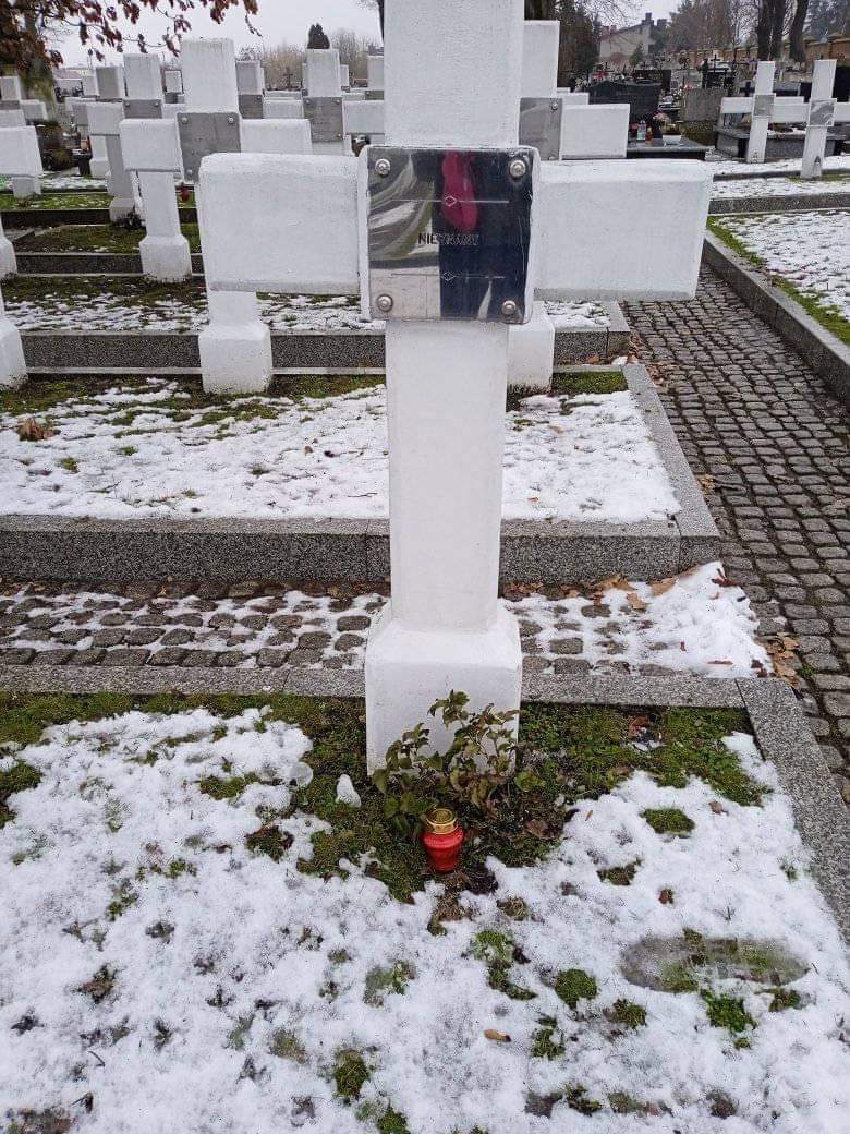 onrlodz's tweet photo. Koledzy z Kutna uczestniczyli 14 lutego w miejskich obchodach upamiętniających powstanie AK.
Ponadto odwiedzili groby znanych i nieznanych AK-owców i rozdawali ulotki w mieście mówiące że ten dzień to nie tylko Walentynki, ale też rocznica powstania największej jednostki bojowej! https://t.co/jQJPRidZAr
