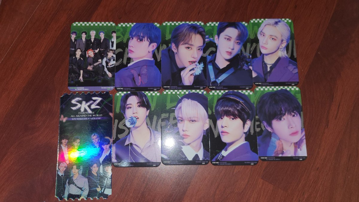 auskpopslogans's tweet photo. Pls help rt
Hi Aussie STAYs!

I'll be giving away a group slogan with a full set of photocards!

All you need to do is find me between the time i set and show me your favourite SKZ meme!

First one to do so gets the slogan

Locations + time will be announced day of the concerts! https://t.co/La0oBiDqUq
