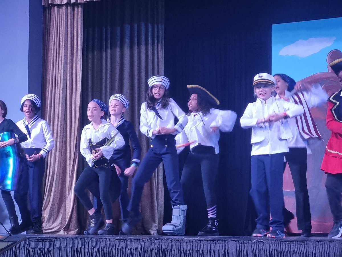 This small 3 day week was a BIG week for Rose at <a href="/acsabudhabi/">ACS Abu Dhabi</a>! Two musical performances and Field Day! How good! Now she's sitting down, grinding out origami cranes for International Day next week! #IamACS #acsabudhabi