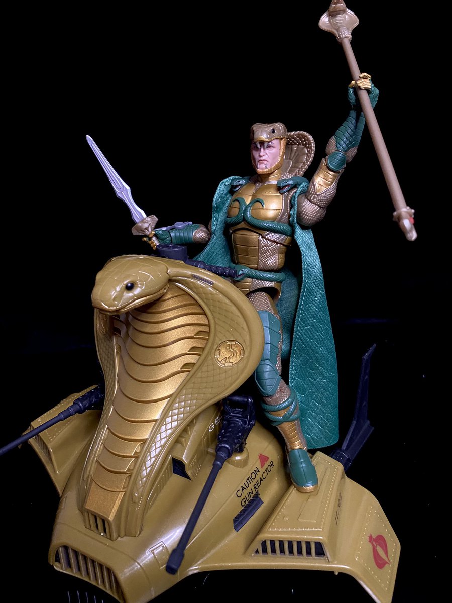 fwooshpabs's tweet photo. Pic of the day, day 9.

This figure set is just absolutely insane. Serpentor as a figure is just balls crazy good and his sky chariot is ridiculously cool. Not an everyday set. @thefwoosh 

#gijoe #cobra #gijoeclassified #serpento #hasbro #fwoosh #toys #actionfigures https://t.co/qGgI3EezwD