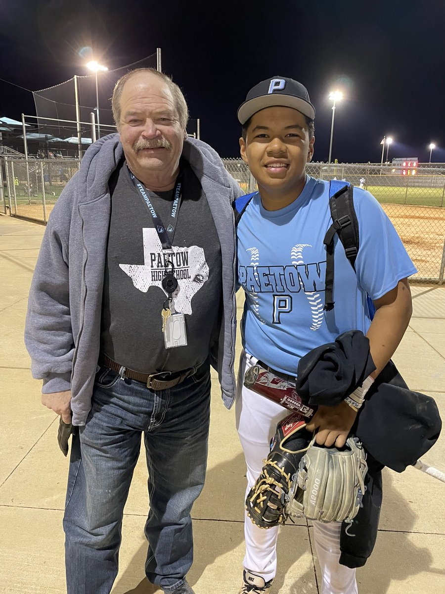 ksegura82's tweet photo. Thank you Mr. Mike Johnson for taking the time to support your student, @cadensegura_14. Such a sweet gesture and very much appreciated. #TEACHers #MathInstructor #PantherPride #appreciationtweet @Paetow_BSBL @PaetowHS https://t.co/vdil84lwr9