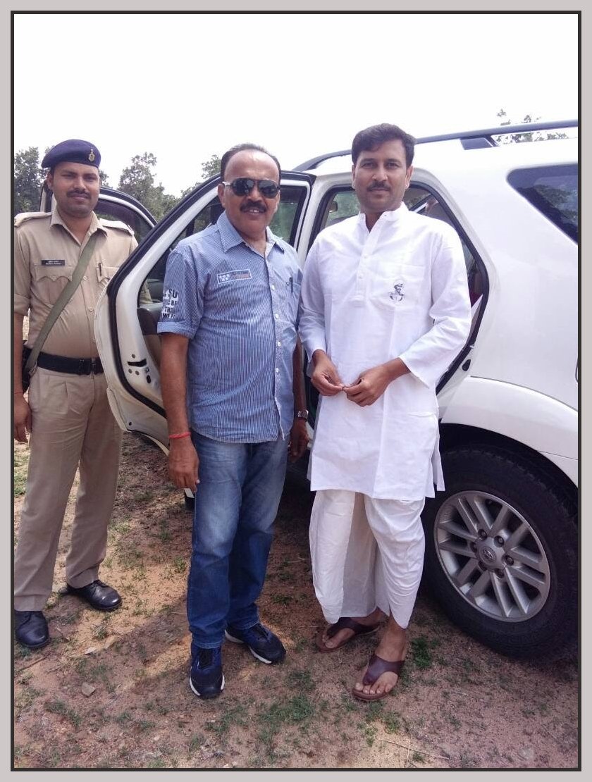 SudeshMahtoAJSU's tweet photo. बहुत याद आओगे दादा..

किशोर दा का निधन मेरे लिए व्यक्तिगत क्षति है। ईश्वर उनकी आत्मा को शांति प्रदान करे। 

आपके साथ बिताए हुए पल याद आ रहे हैं। आप हमेशा हमारे दिल, हमारी स्मृतियों में ज़िंदा रहेंगे। https://t.co/9JwiKy9Bqm