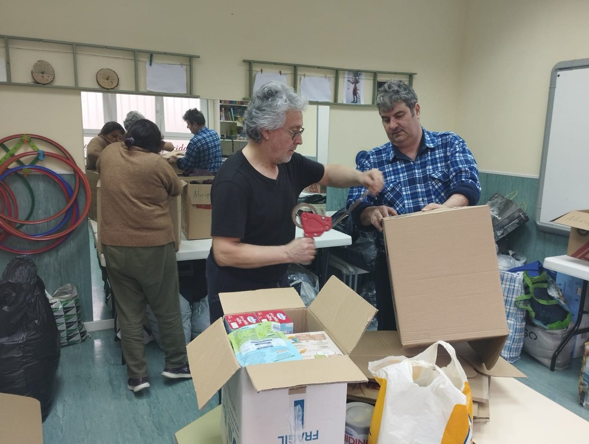 Asociación de Vecinos de Usera tweet media