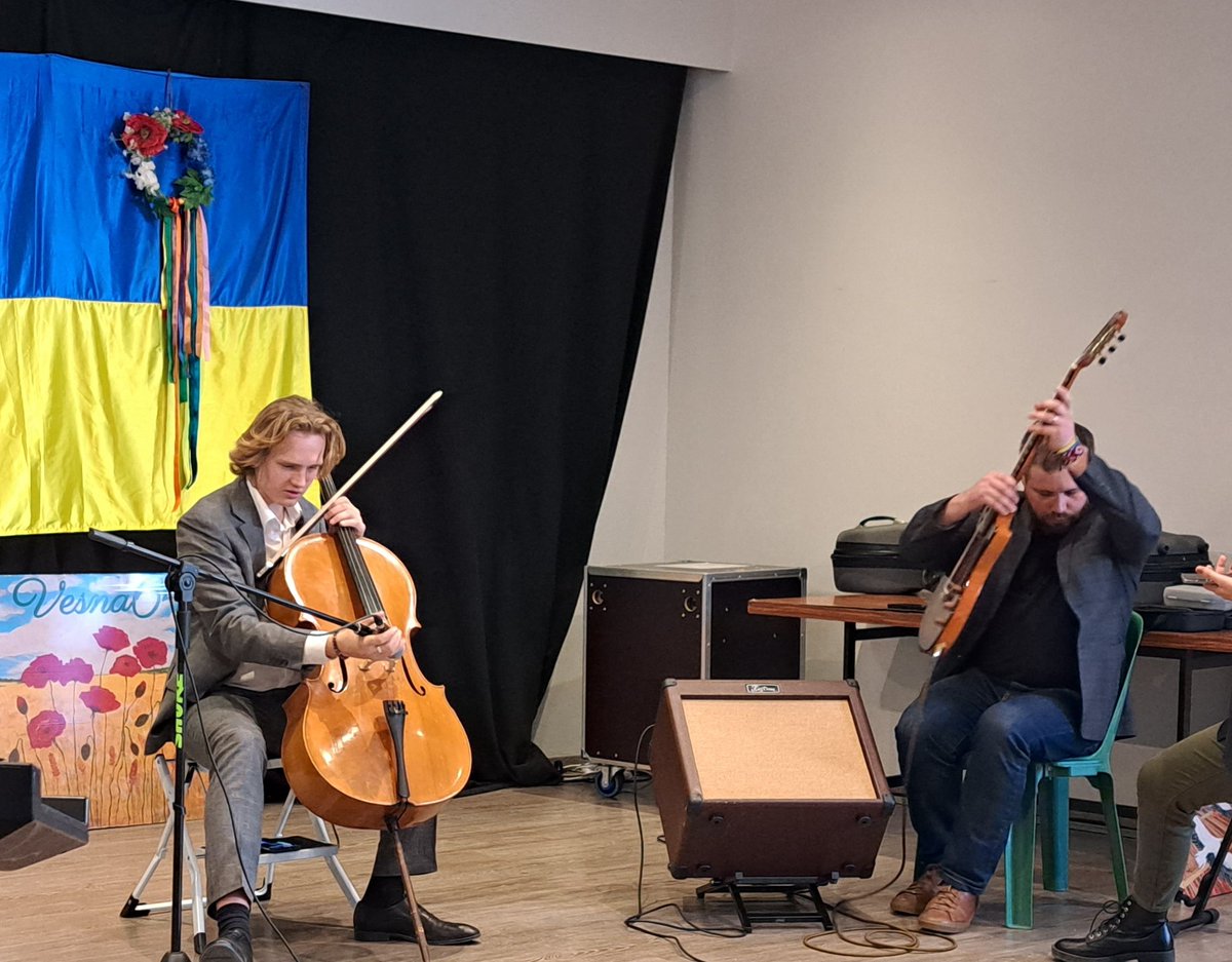 bjouhandeaux's tweet photo. Collecte de dons et concert pour les enfants d'Ukraine par l'association Vesna64 au parc des expositions, ville de PAU ,capitale Humaine @bayrou @Ville_Pau @MLMPau @francoisemartee @Xabisy https://t.co/3p6MGvSsyH