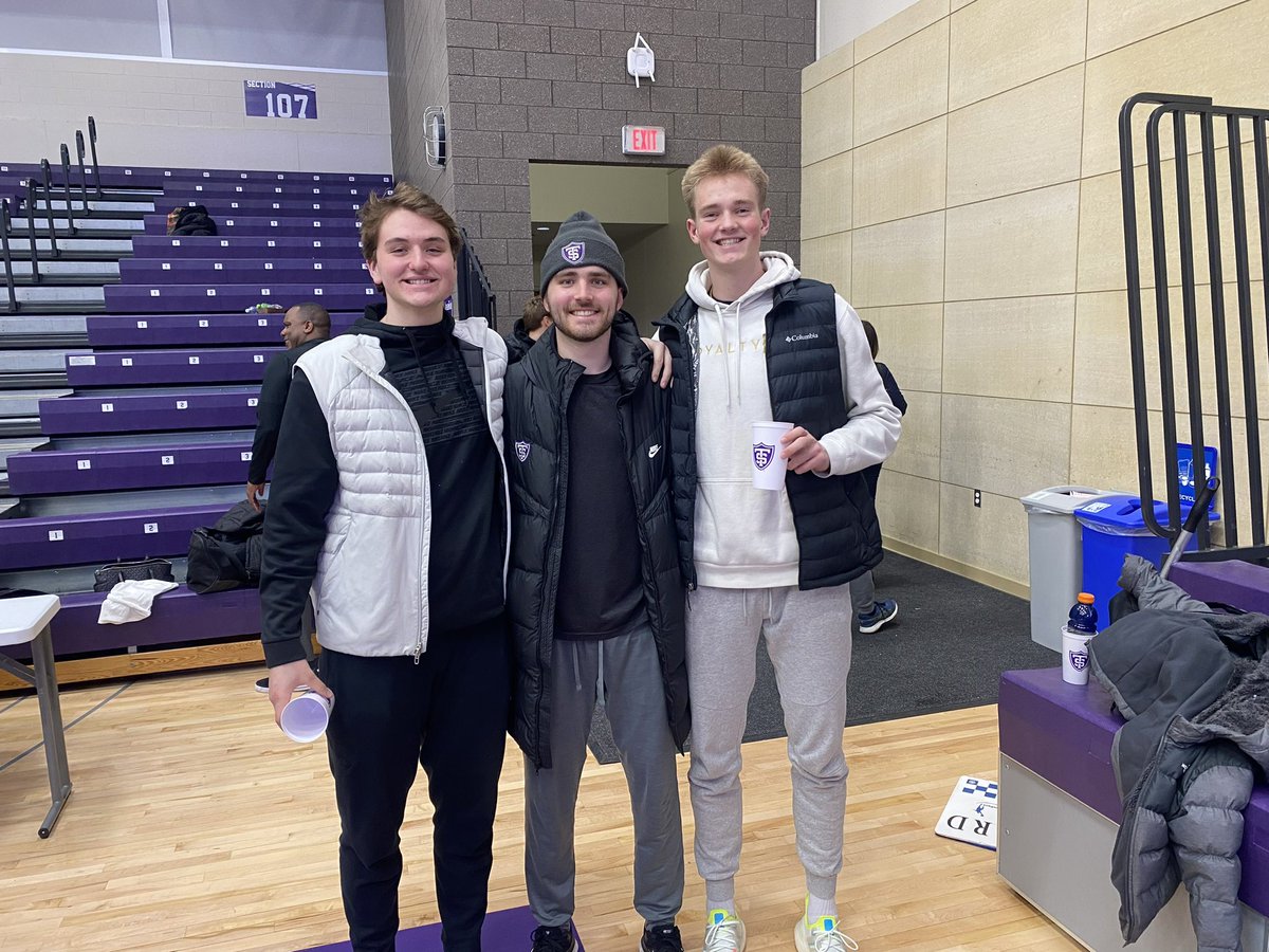 rmiller1813's tweet photo. @GraysonGrove5 @Rundles6 @JohnnyTauer @adidasD1MN @CoachWilliamsMN @CoachBCMN @JayD1Minnesota Forgot this picture! https://t.co/ffEb0blc8K
