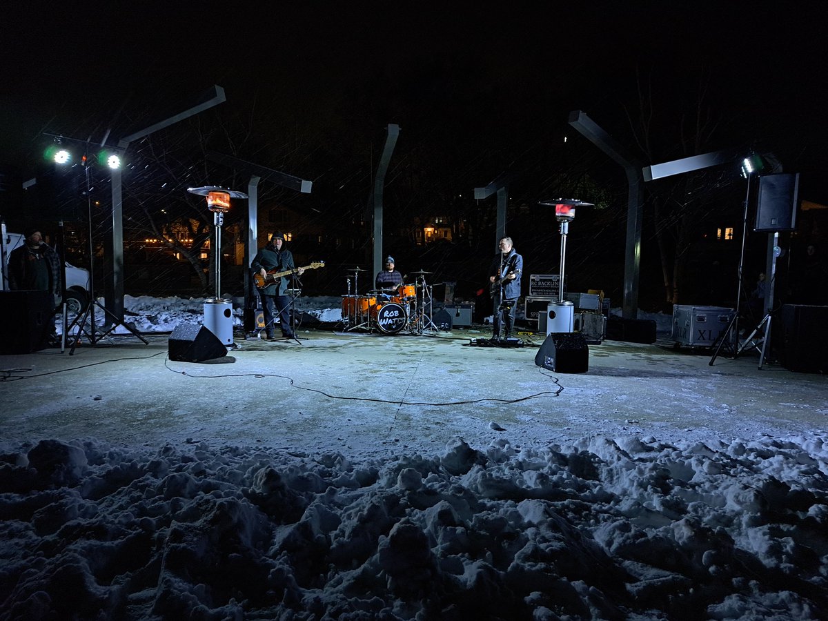 UteSchmid's tweet photo. It was a night of #athousandstars as @penetanguishene launched #Winterama 2023 on the shores of beautiful #GeorgianBay: one of #SimcoeCounty's premiere #winterfestivals. Will you be there this weekend? #ResidentialTourist #Snowflakelady https://t.co/r2bdkNCIo4