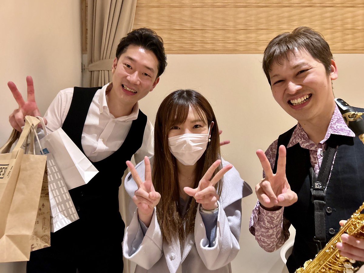 amiclpf's tweet image. 今日は✨大学同期のイケメン🎷奏者もっくん(茂木 建人くん)、吹奏楽部講師として出会い東日本大会の引率などもご一緒した、イケメン🎷奏者椿さんのコンサートに行ってきました❣️
久々の再会に、みんな笑顔🤣
サックス四重奏とピアノ✨素敵なお人柄が音楽に出ていて、優しい音色に癒されました☺️