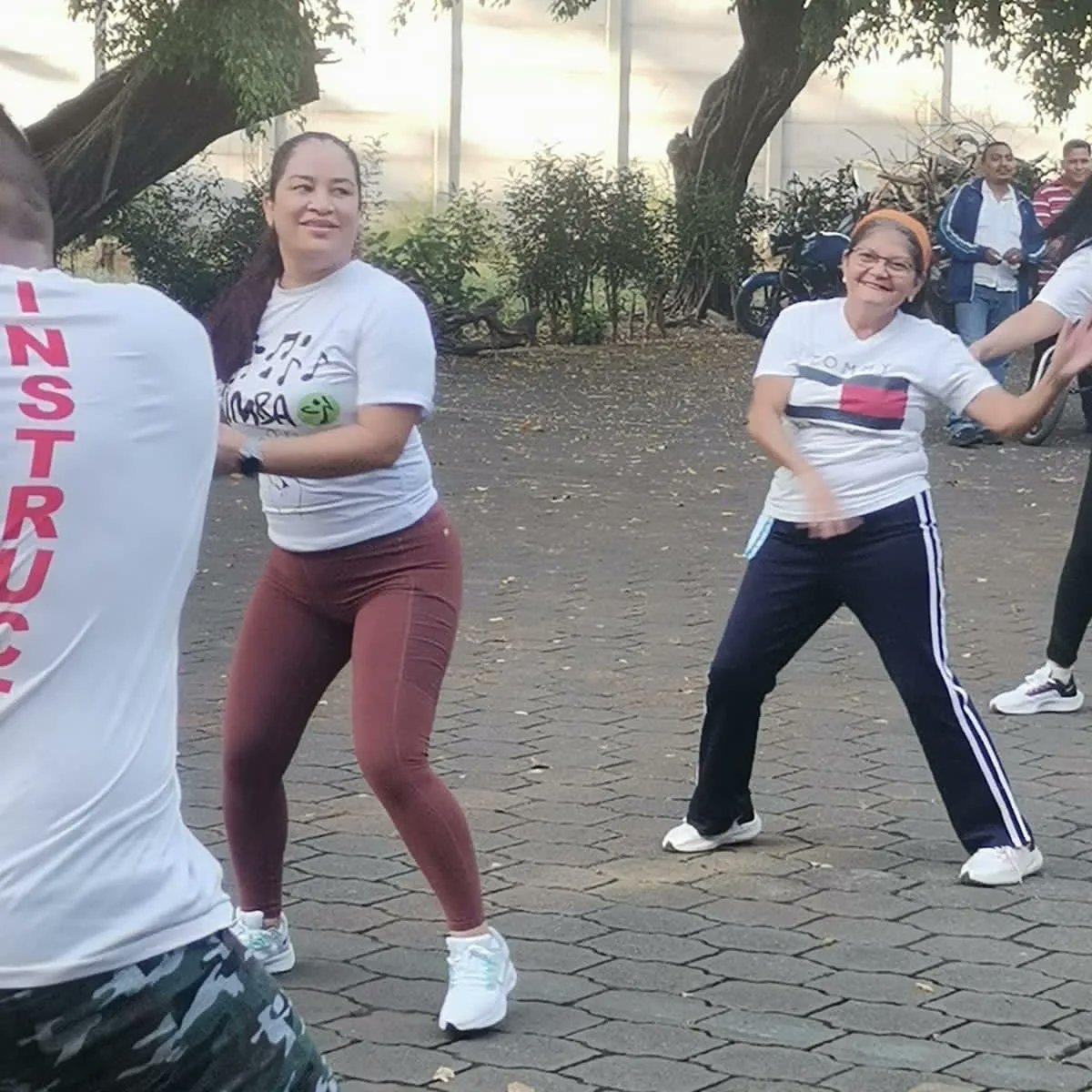 El #17Febrero el personal de Salud de CMP MINSA Hospital España realizó zumbaton, el cual se vivió con amor y amistad. Como parte de la promoción de hábito saludables. 
#VamosPorMasVictorias ❤️🖤
#2023JuntosVamosAdelante 
#NoPudieronNiPodran