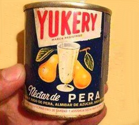 Caracascuentame's tweet photo. Caracas, años 60. No existía el anillo destapador y teníamos que utilizar un abre latas, pero eran deliciosos y económicos estos jugos de almíbar de Yukery, con una variedad de frutas para todos los gustos... https://t.co/1KLpYHEwCz