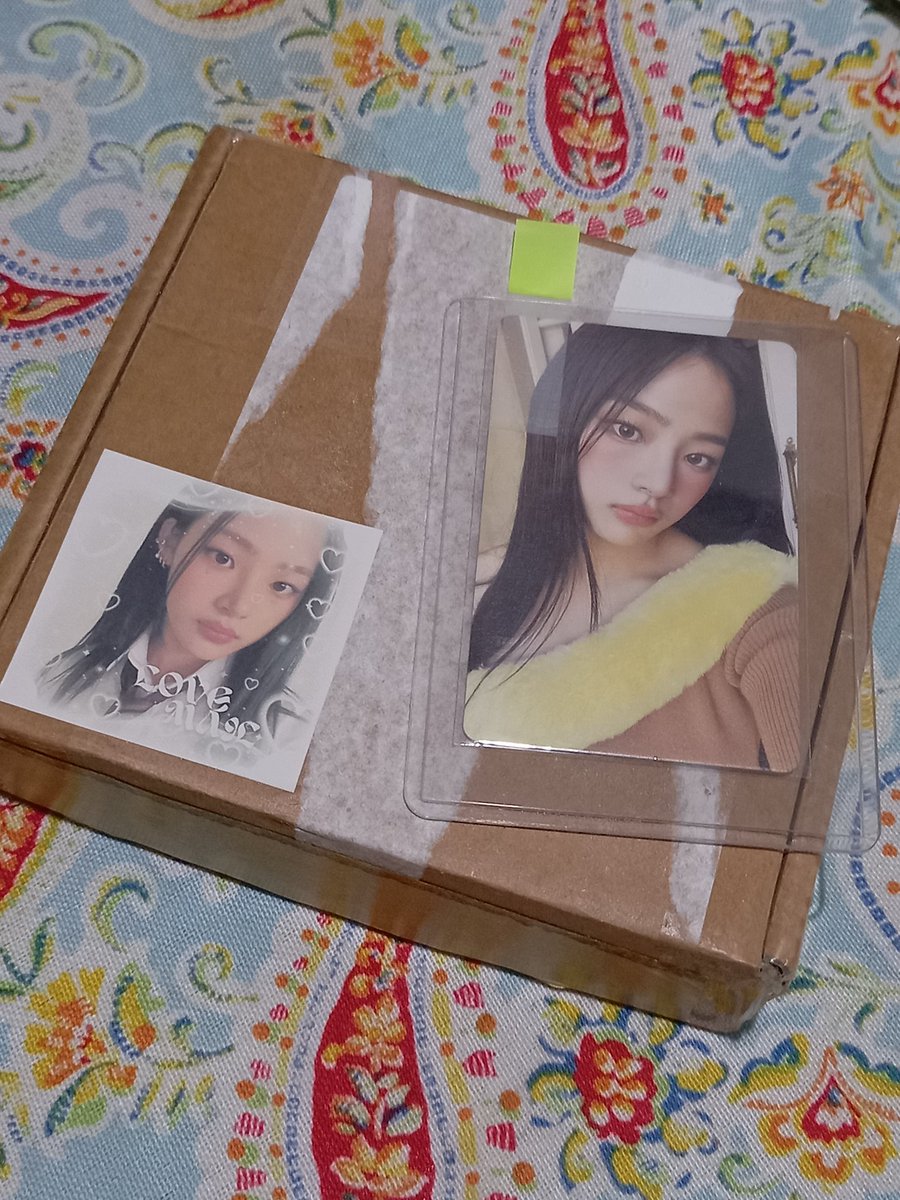 lyesvk_'s tweet photo. #fromenmails
thank you so much @enmails !! minji arrived safely !! https://t.co/Vmrwpgevvn