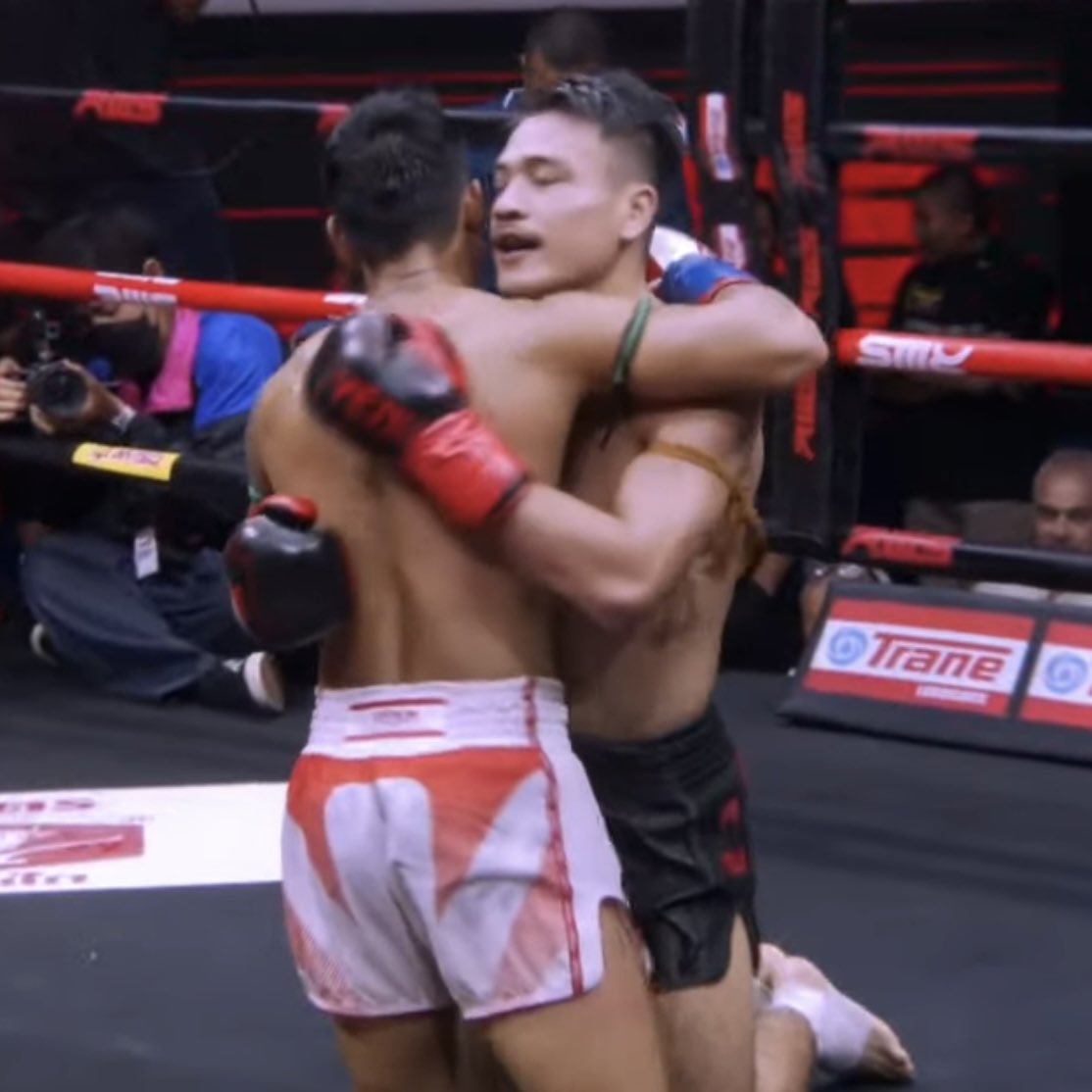 FoxArenaProject's tweet photo. After 3 round muaythai action all three judges by unanimous decision !!!

The winner is red conner ‘Jaosueyai Sor.Dechapun’ https://t.co/8z0aERkphO