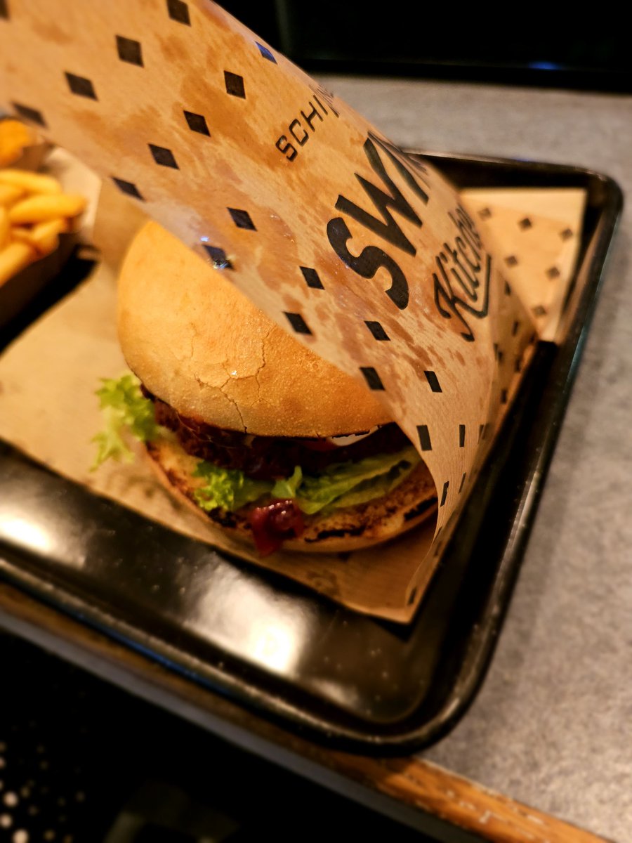 Geordi2504's tweet photo. Hello beauty... #SwingKitchen #goVegan https://t.co/DtSQyrc3r2