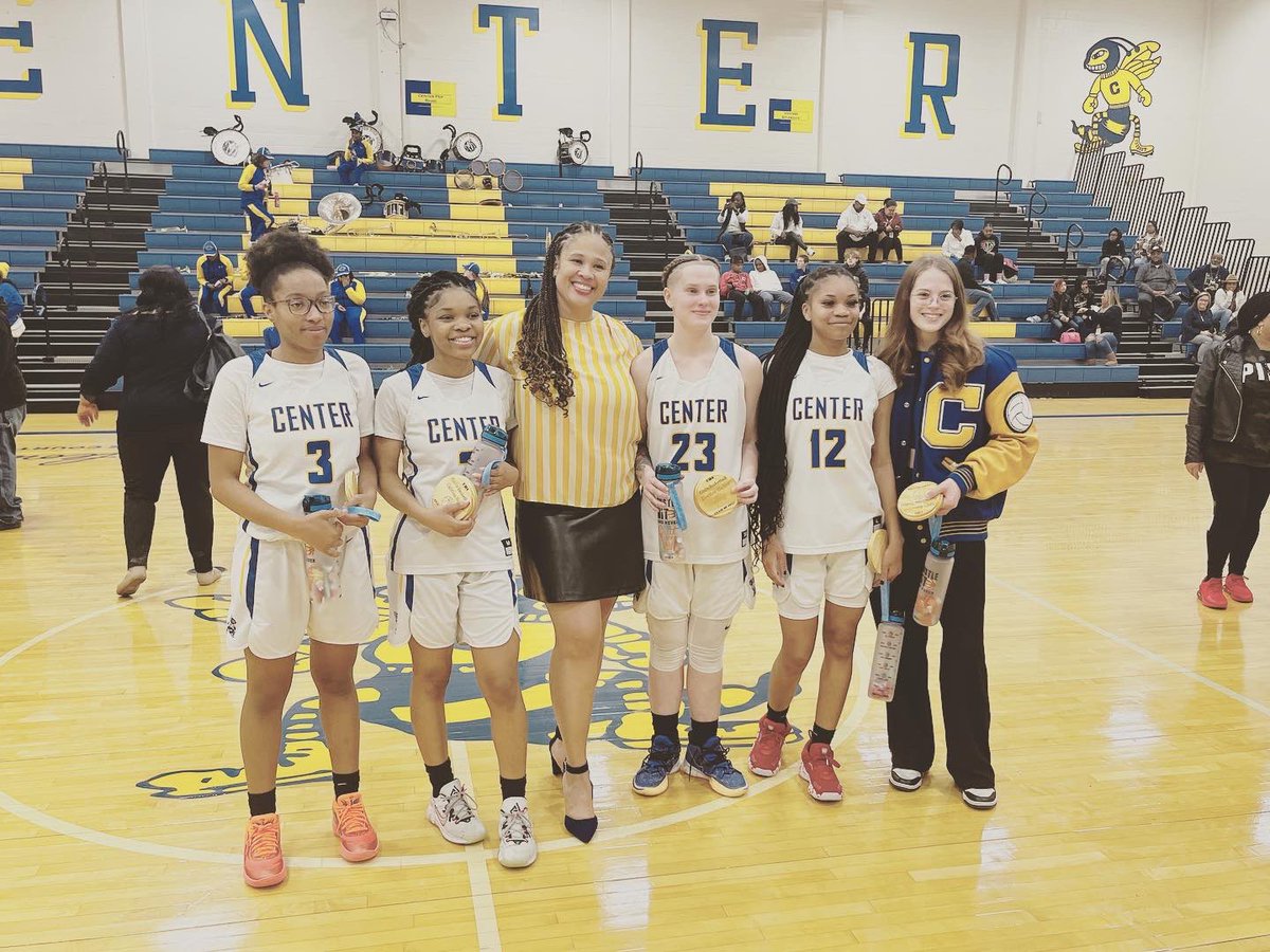 mscouchCMS's tweet photo. My old ball players on Senior night 🥹😍And some of my favorite boys who used to steal all my snacks @CenterSD https://t.co/U9lru4Er4x