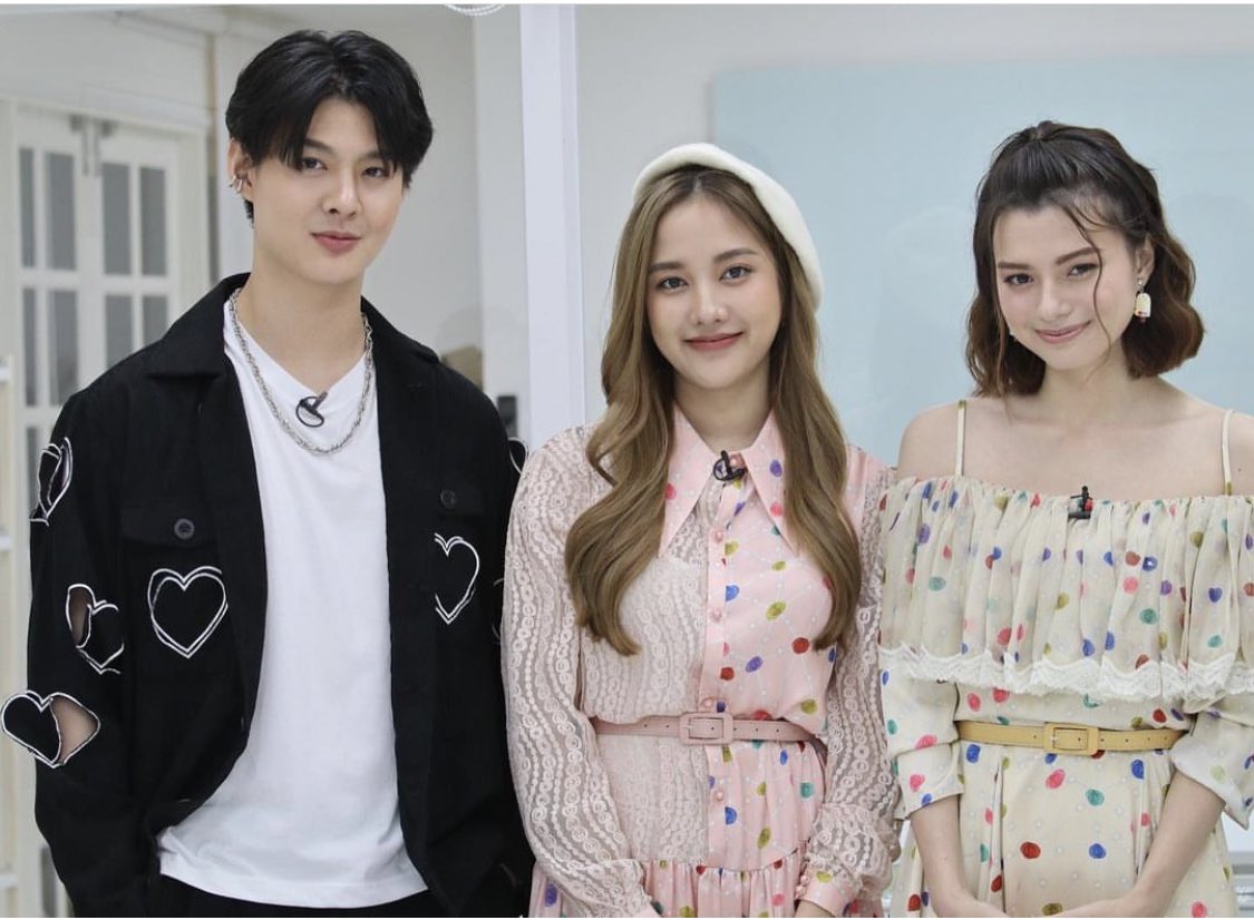 คุณภูมิ คุณสาม น้องม่อน 

#ทฤษฎีสีชมพูจบบริบูรณ์
GAP GL Perfect Ending