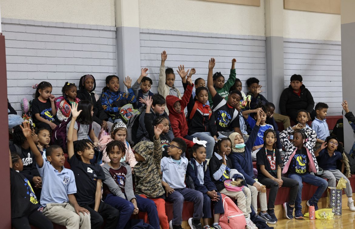Sheri_Hudspeth's tweet photo. Before every @GoldenKnights clinic our coaches ask “Who here has tried hockey before?” 

Love to see that more and more kids hands are going up across the city! 

VGK ball hockey clinic at Doolittle Community Center with Keegan Kolesar. #HockeyIsForEveryone https://t.co/Ae95nD14Qq