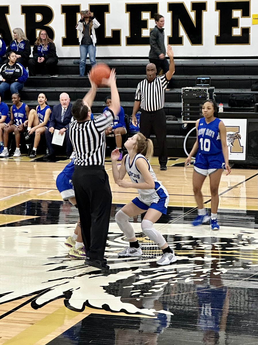 Last game of #srszn was a good one!! It didn’t end the way we wanted as we fell to Estacado 47-52 but we fought until the very end. Proud of my LadyCats and forever thankful to be a part of this team 💙 #wtd