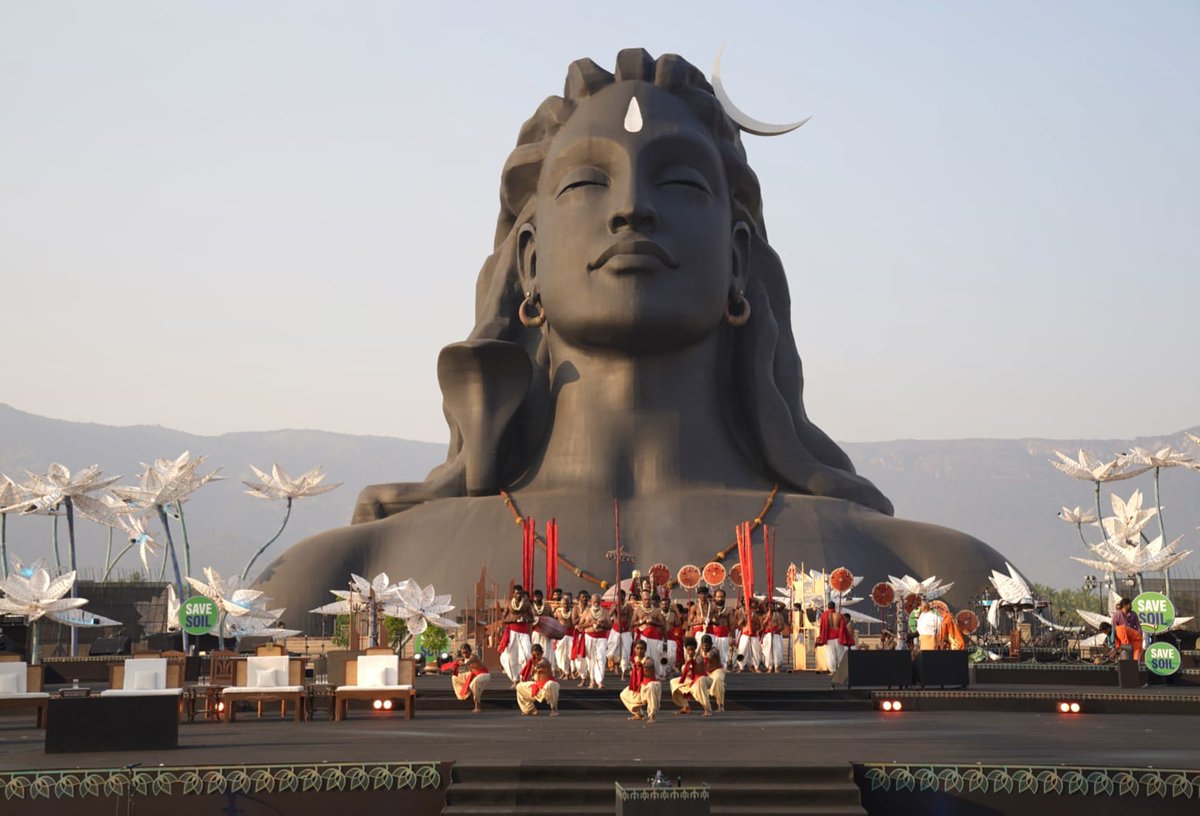 SadhguruJV's tweet photo. Mahashivratri is the great night of Shiva – the Adiyogi. Adiyogi’s offerings are tools for Self-Transformation, as individual Transformation is the only way to transform the World. -Sg #ShivaShivaAllNight https://t.co/ddqihjPJ0I