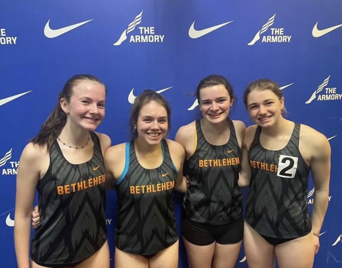 🚨NEW DMR SCHOOL RECORD🚨
Rylee Davis, Violet Piccinini, Audrey Manley &amp; Charlotte O’Meara won the North Shore Pre-Nationals meet in 12:29.17 to best a mark that stood for 19 years. They qualified for Indoor Nationals in March. <a href="/BCSDAthletics/">BC Eagle Athletics</a> <a href="/TUSidelines/">James Allen</a> <a href="/MileSplitNY/">MileSplit NY</a>
