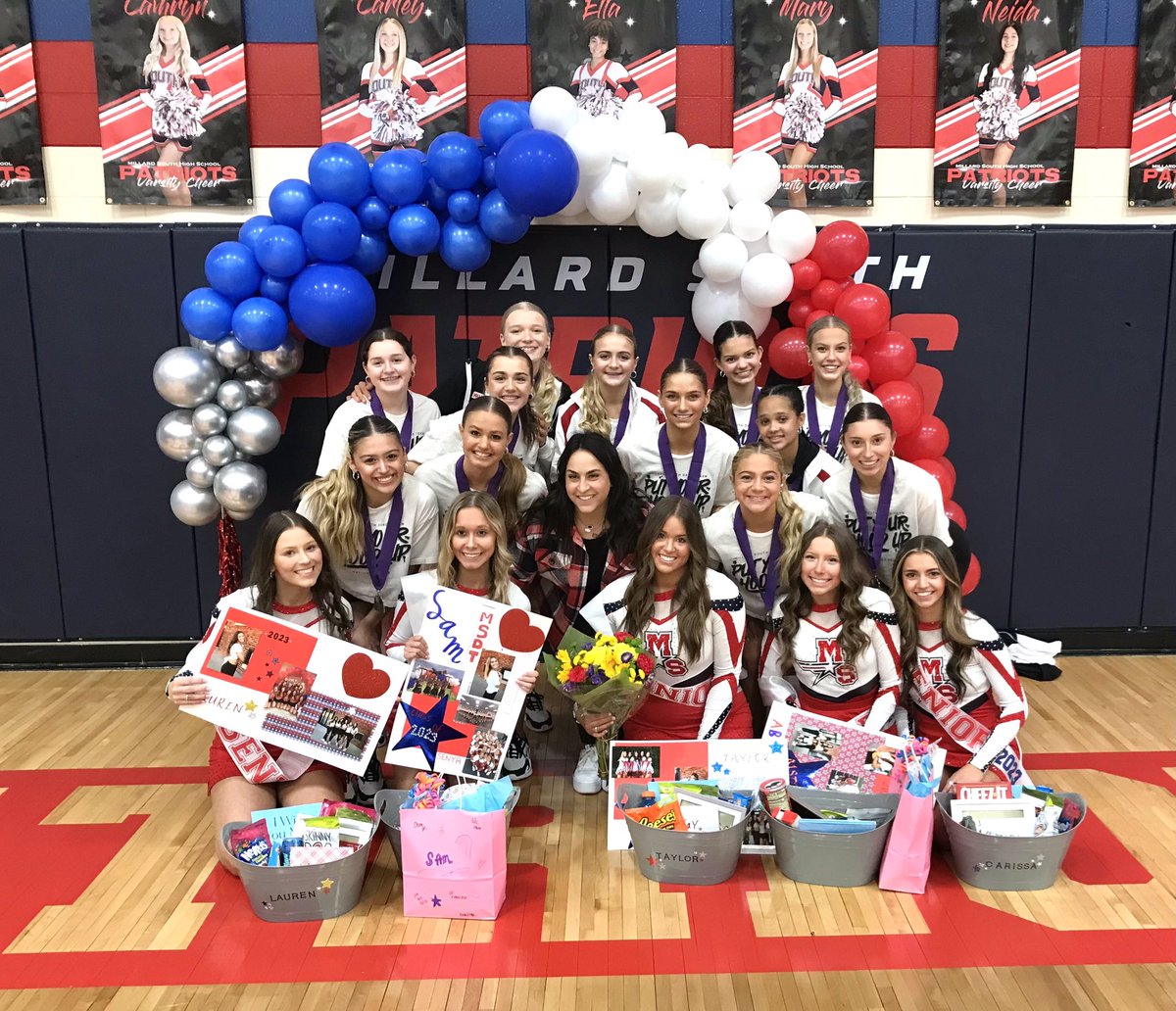 MSHSactivities's tweet photo. Patriot Shoutout to our Senior Dance Team members and their Parents! You are all amazing! We will miss you all next year! @MSDanceTeam #MSFamily https://t.co/QU4RugNK0V