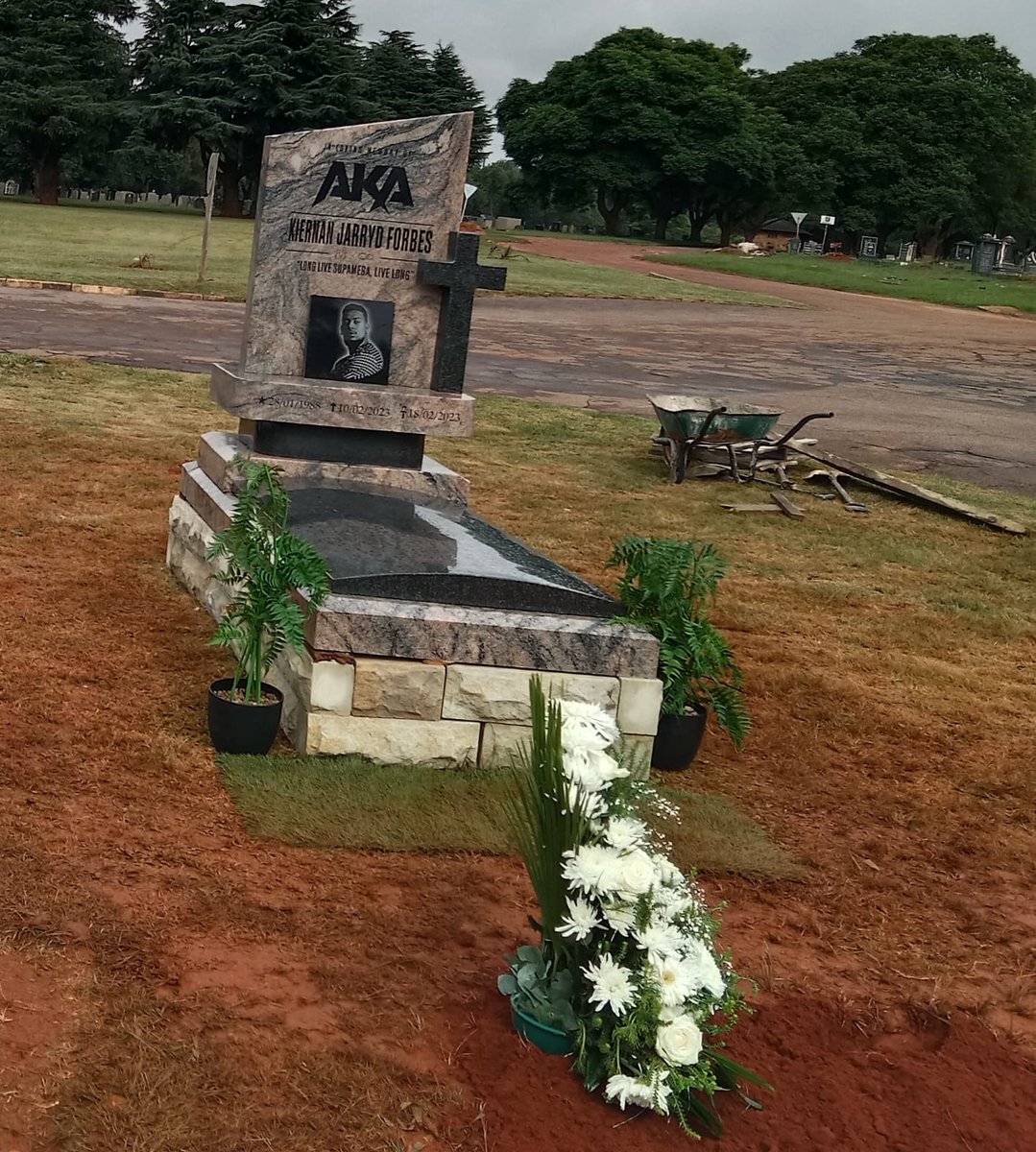 SABCNews's tweet photo. Mourners have left the Westpark Cemetery in Johannesburg, after laying to rest South African hip-hop star, Kiernan Forbes, affectionately known as #AKA. 
https://t.co/PkbKPt9nPV https://t.co/hj05lYJKiL
