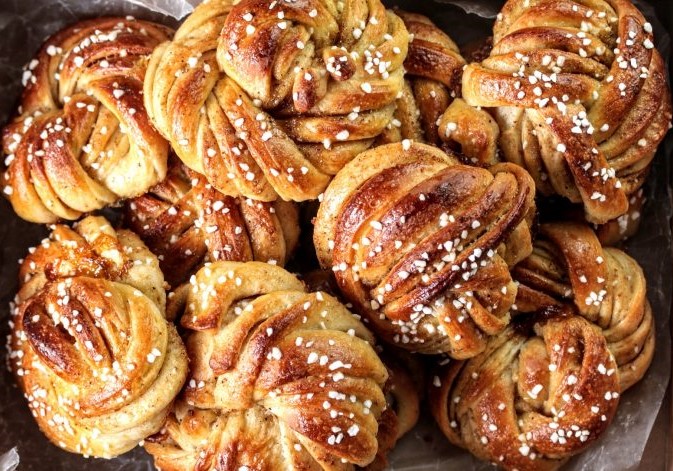 premiumbake's tweet photo. Cardamom Buns are a delicious Scandinavian pastry made with a yeast dough and flavored with ground cardamom. They are typically enjoyed as a breakfast pastry or with coffee or tea. #CardamomBuns #PremiumBake https://t.co/PJGTP6617k