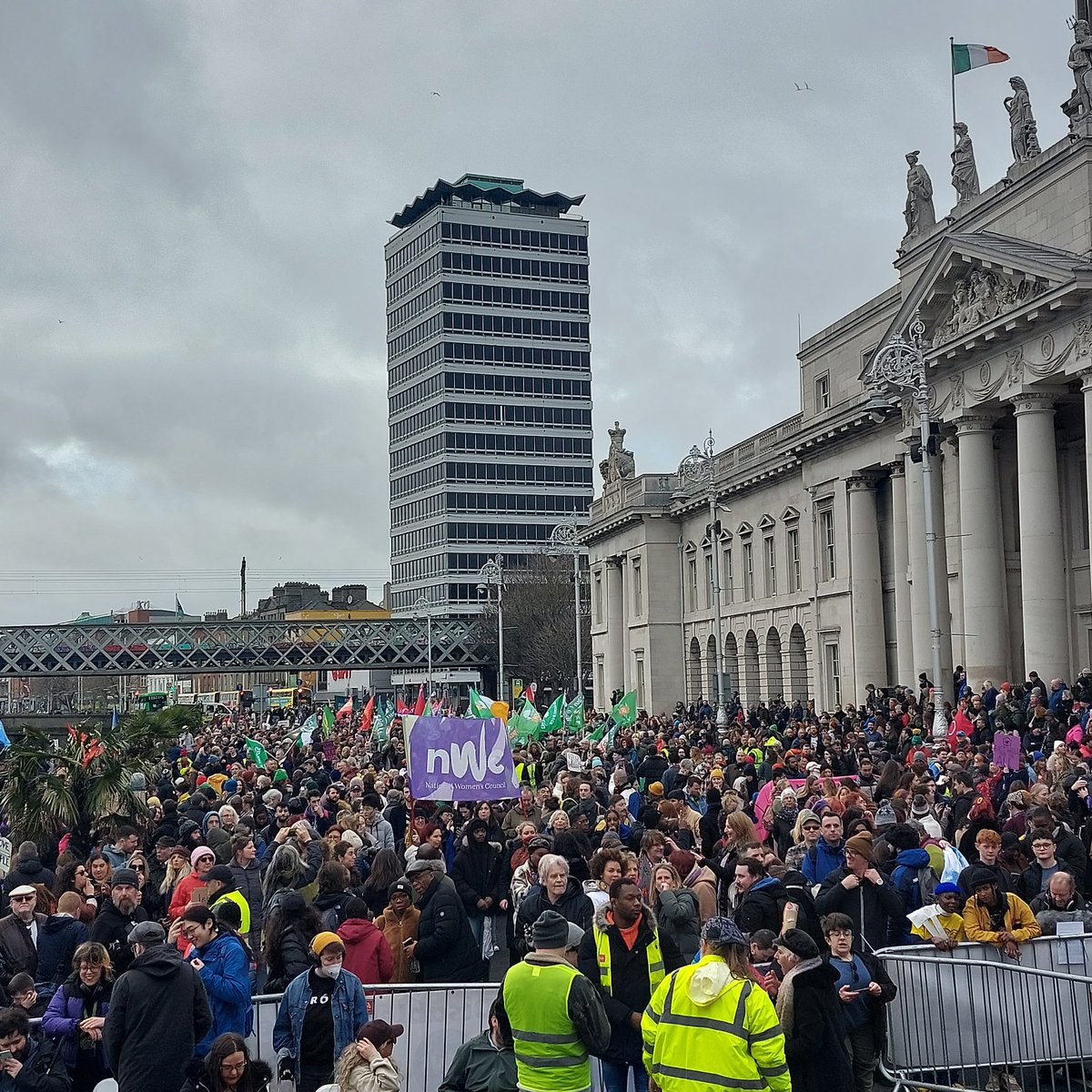 This is Ireland 
This is today's Ireland &amp; the Ireland of the future 
What an incredible mobilisation 
There are tens of thousands here
#IrelandForAll 
#Ireland4All 
#RefugeesWelcome 
#HousingForAll