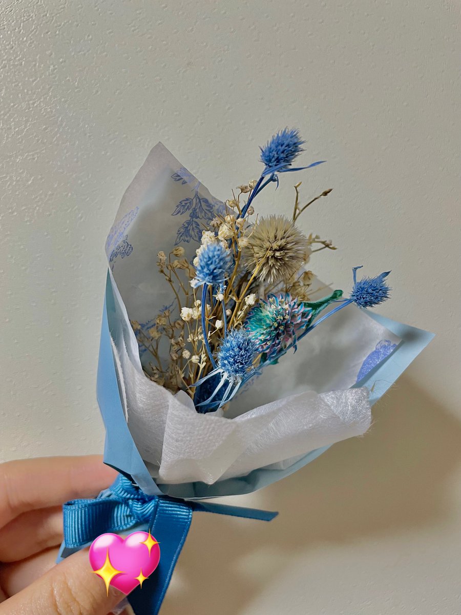생일 주인공은 도겸이인데 내가 윤삐한테 선물받음♥